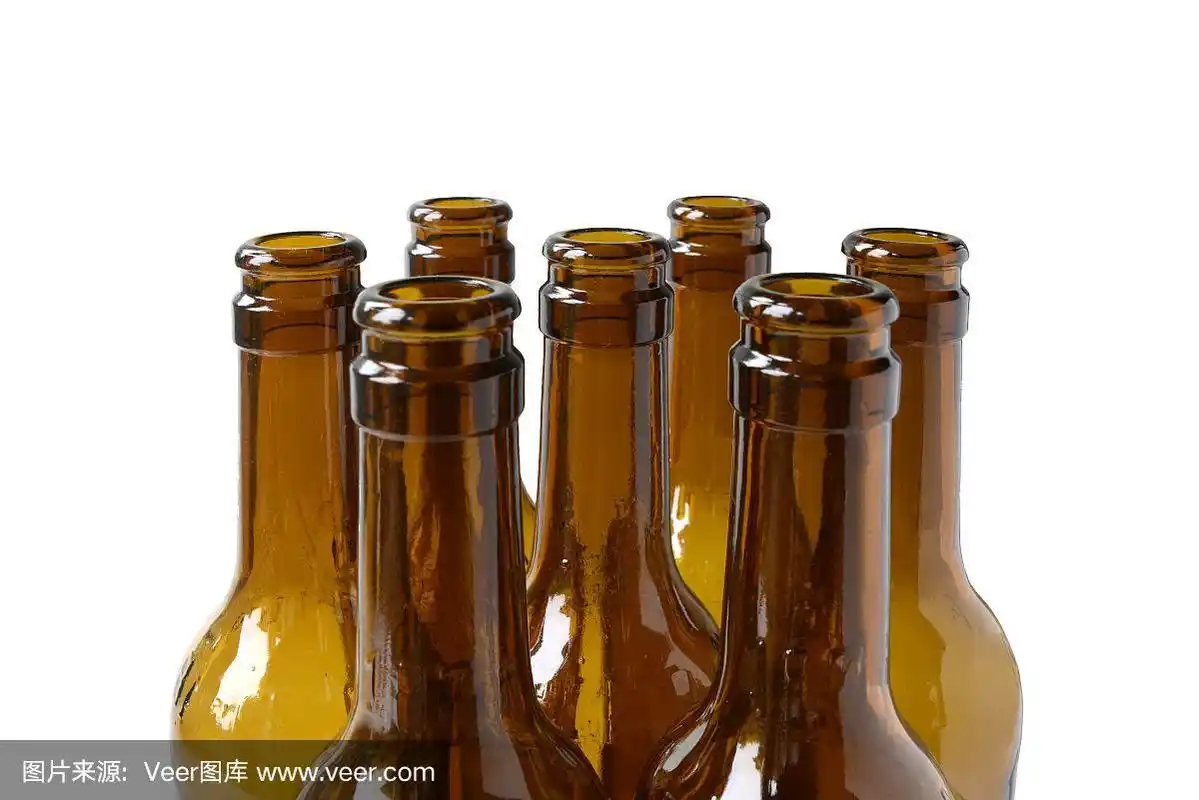 空啤酒瓶