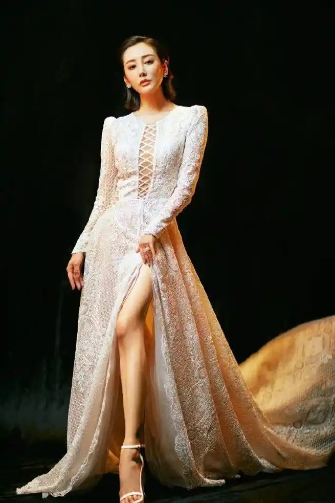 冬夜里的璀璨时刻 女明星红毯礼服盘点