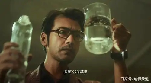 看到金城武教狱警泡面,才知道这么多年都吃错了