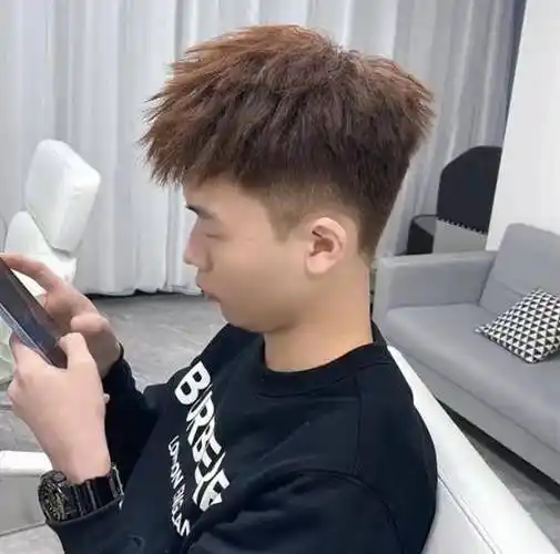 流行的男生烫发,渣男锡纸烫,蝴蝶烫帅气无比