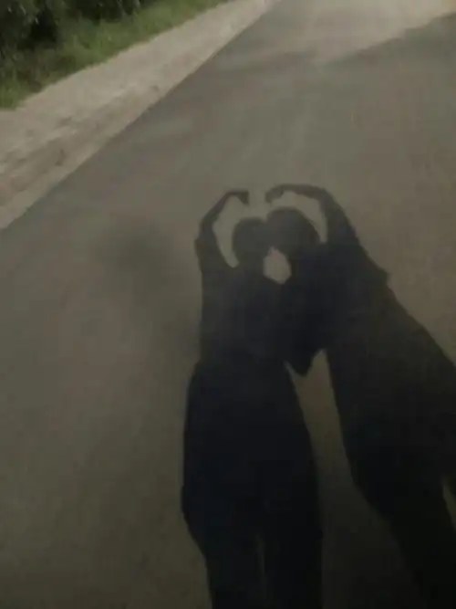 晚上散步无聊时拍的影子