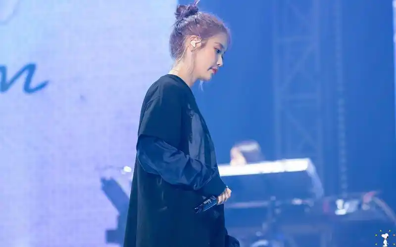 【99次我爱她 /iu 李知恩】iu 李知恩可爱镜头混剪_哔哩哔哩 (゜-゜)