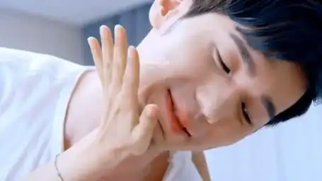 沉眠cp一言不合就亲亲,隔着屏幕都能闻到狗粮的味道 #杨蓉 #白宇