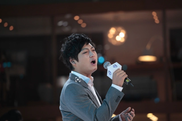 下面我们就一起来看一下在几季《中国好声音》中出彩的新疆歌手,看看