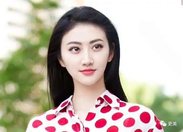 (所长找了好久正脸只能找到很久之前的,看来景甜团队确实有高人没错惹