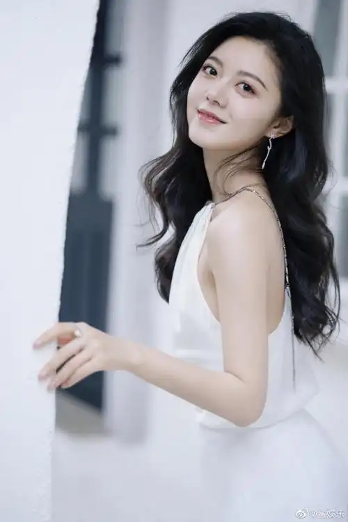 赵今麦繁花花絮图##赵今麦倾听蝉鸣