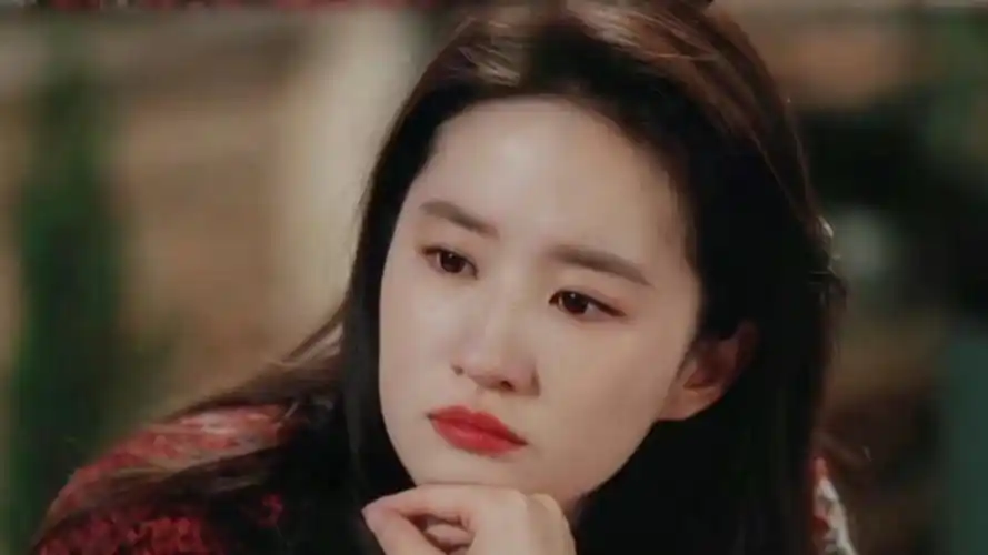 来吧,我们一起欣赏下二代妖精里面的刘亦菲到底有多yao