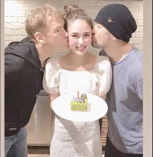 虽然昆凌学历不高,但是文案看起来很有深度,只有一个真正阅历丰富的人