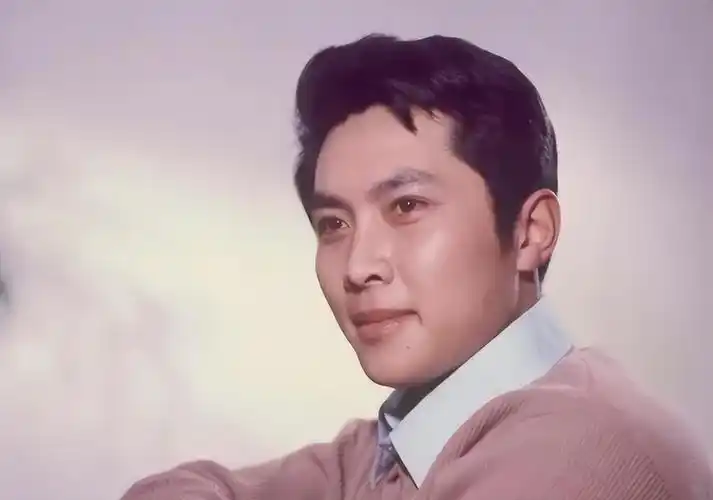 回顾一级演员唐国强妻子去世后转身娶小12岁女演员如今怎样了