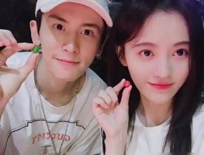 鞠婧祎疑似受剧组男演员骚扰,真实脾气如何很显然_张哲瀚_网友_因为