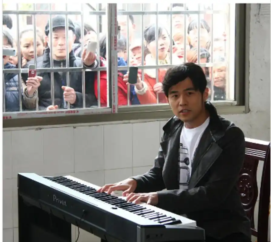 你没见过的明星老照片——周杰伦!