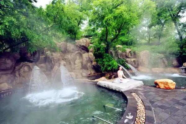 交通指南天沐温泉度假区景区地址:威海市文登区张家产镇邹家床村电话