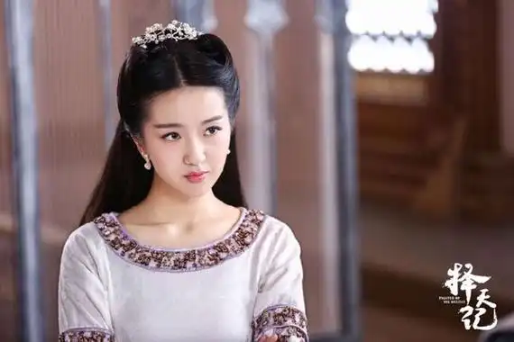 明明许龄月长得也不差啊,之前在《你是我的眼》,《左耳》,《择天记》