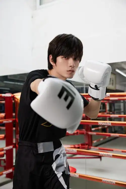 歌手张颜齐练搏击激发了我的创作灵感