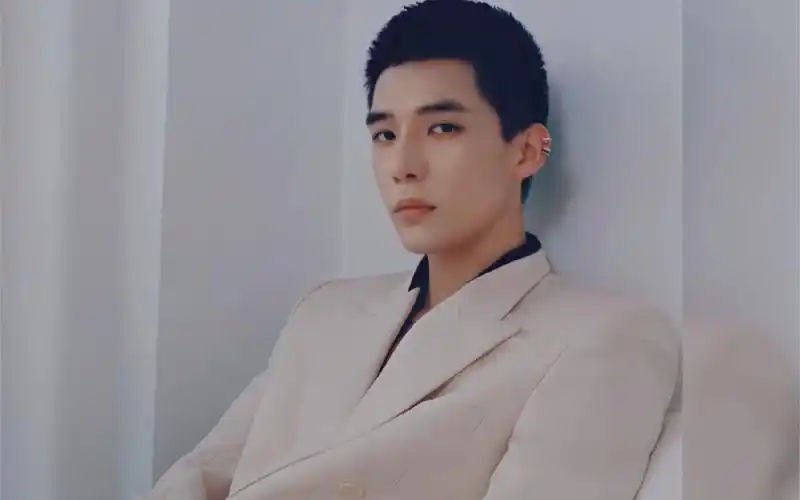 活动作品颜值担当寸头王安宇对长发有很强的执念