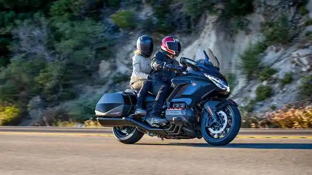 honda gl1800 gold wing:摩托车界的劳斯莱斯_太平洋号