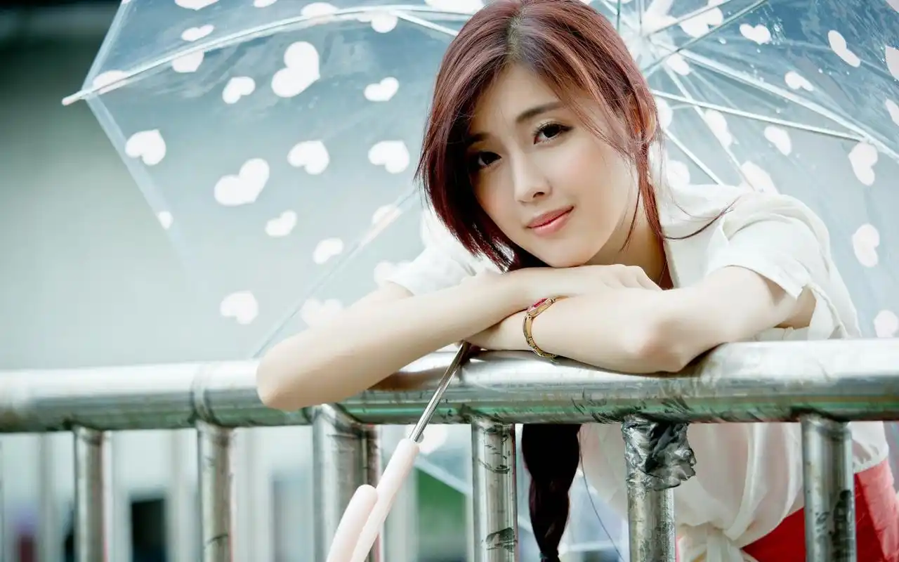 丁香般的气质清纯美女唯美街拍写真桌面壁纸高清