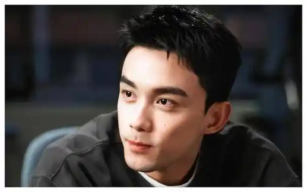 吴磊不回应绯闻,专注作品,95后小生形象深受赞誉.