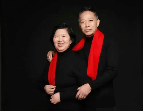 很有个性且艺术感很强的夫妻照片.