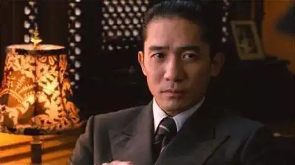 大背头代表香港电影的辉煌,能和周润发一较高下的只有两位