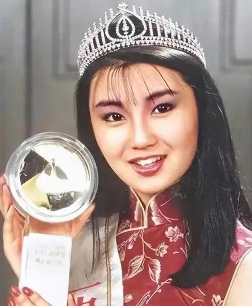 息影19年,纪实59岁张曼玉近况:不婚无子独居,网友:飒!