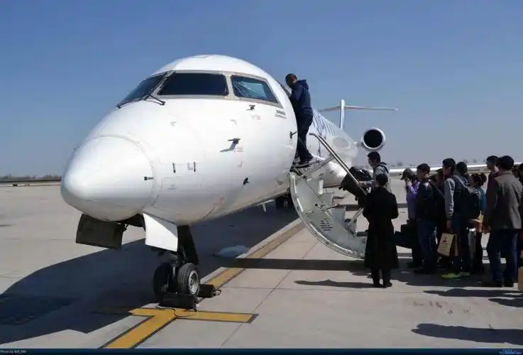 科普为什么飞机上不能随便换座位必须左侧舱门登机真相没那么简单