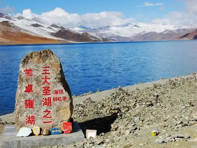 这些景点都是高原的景点的概括,羊湖带有它自己的特色.