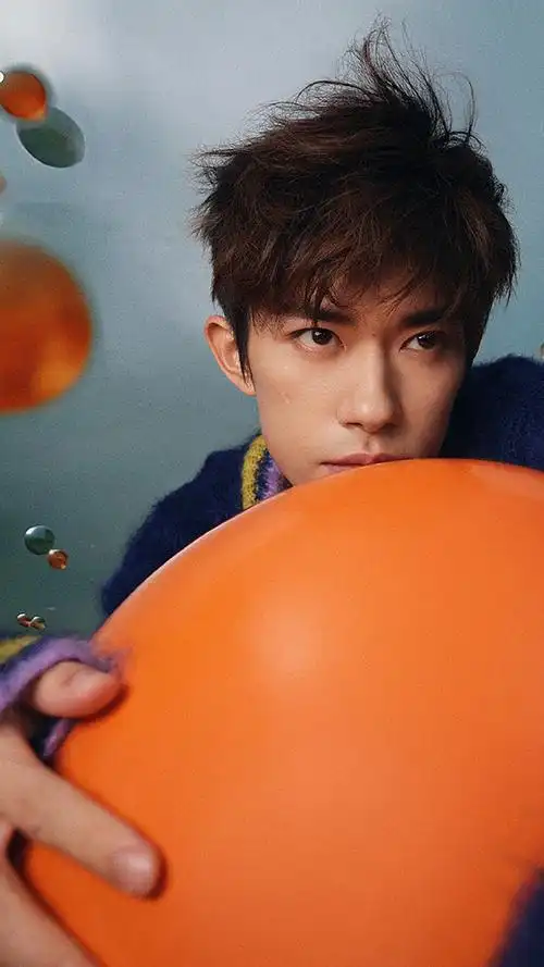 易烊千玺t锦绣六月刊封面##ai眼中的易烊千玺