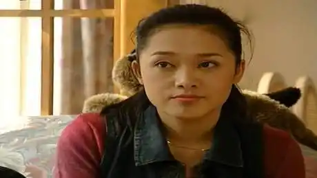 危情实录:美女刚到舞厅工作,就被大老板看上,直接送她一套别墅-影视综