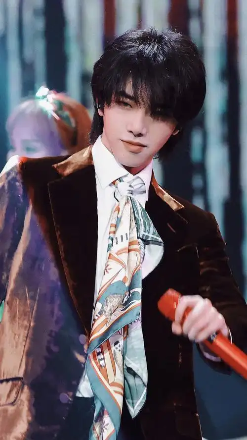 华晨宇狐狸美貌