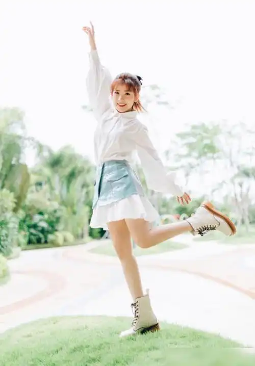 赖美云终于对儿童袜下手了看清效果后这双漫画腿无敌撩