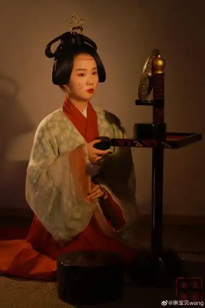 朝代复原造型课程作品十六国:十字髻拍摄@安小心hl 服装@桑缬 @南京艾