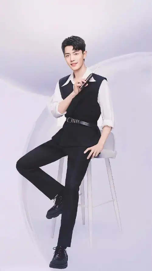 那些高脚凳上的肖战,优越的大长腿-度小视