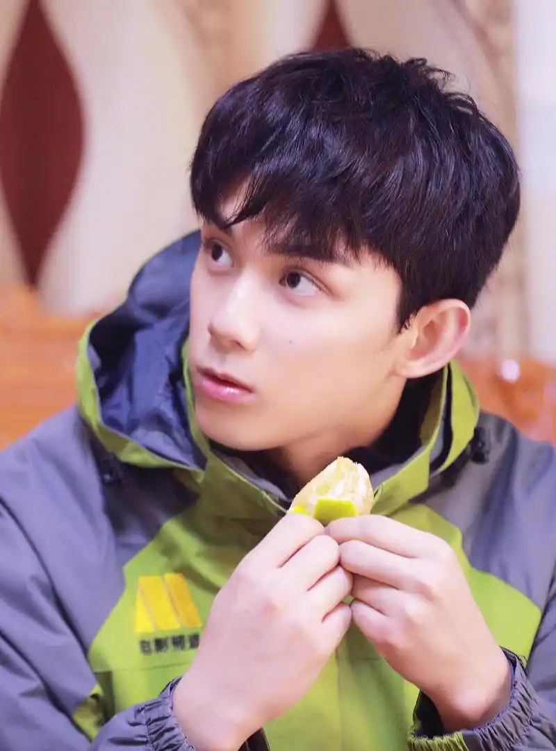 作为阳光大男孩的吴磊,有着这些可爱之处