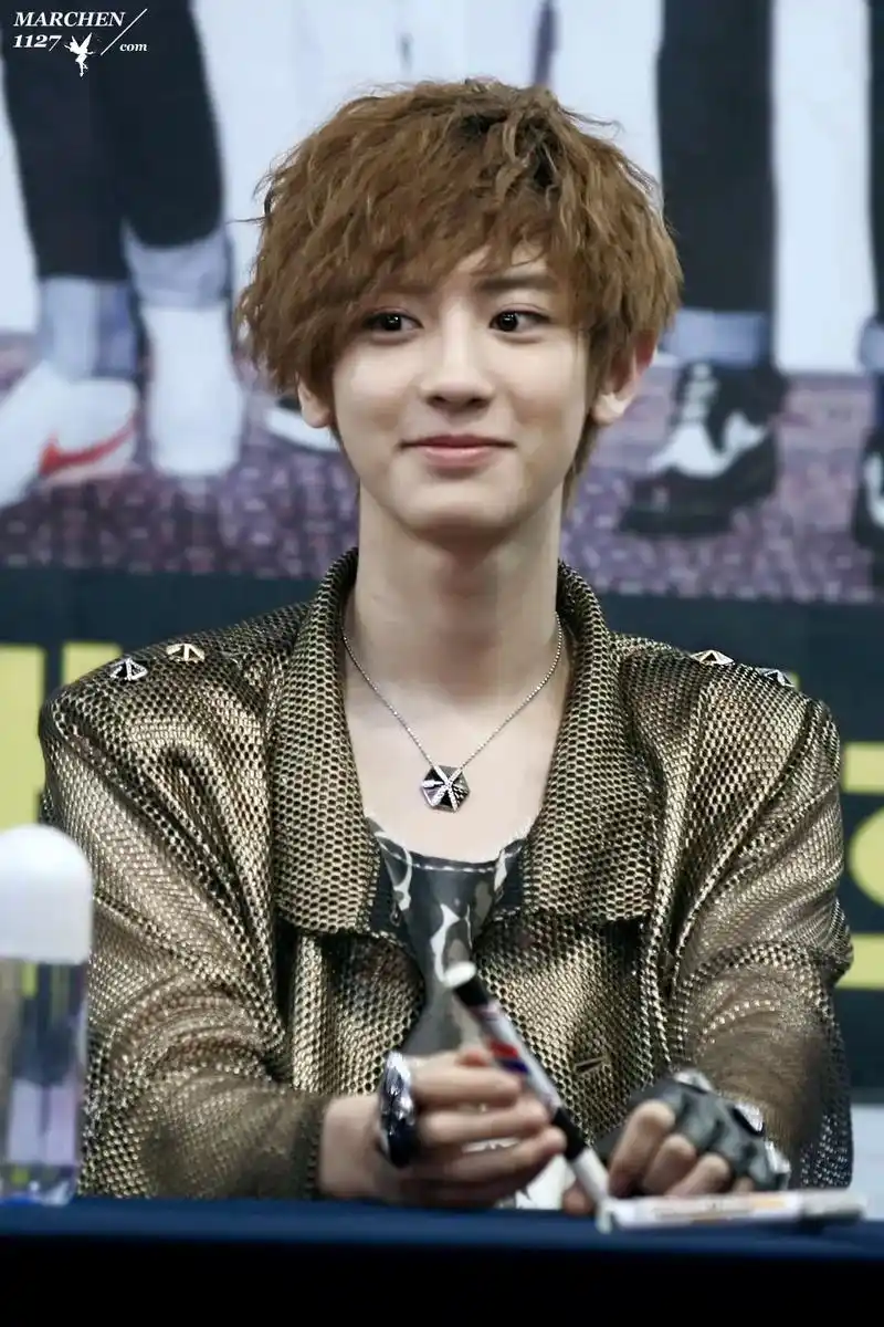 【考古】快看啊!这是出道13天的朴灿烈