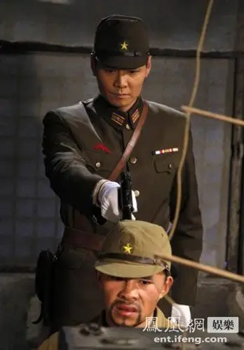 《苍狼》杀青倒计时 潘泰名搞怪表情被赞"造型哥"