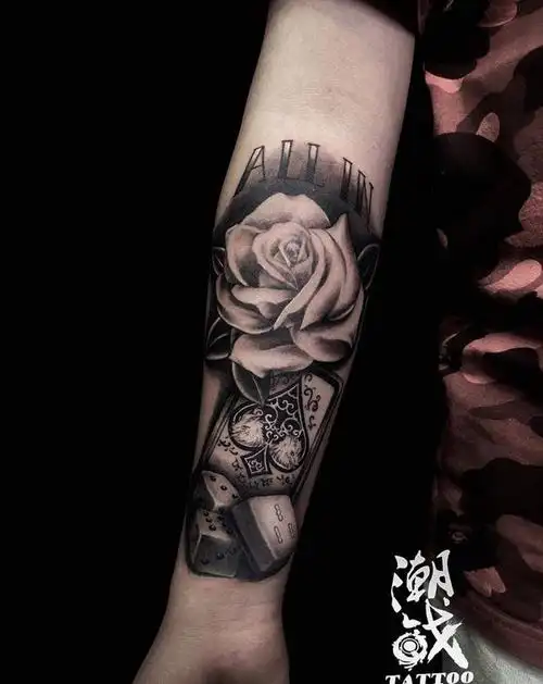 骰子麻将纹身图片_手臂欧美写实纹身图案