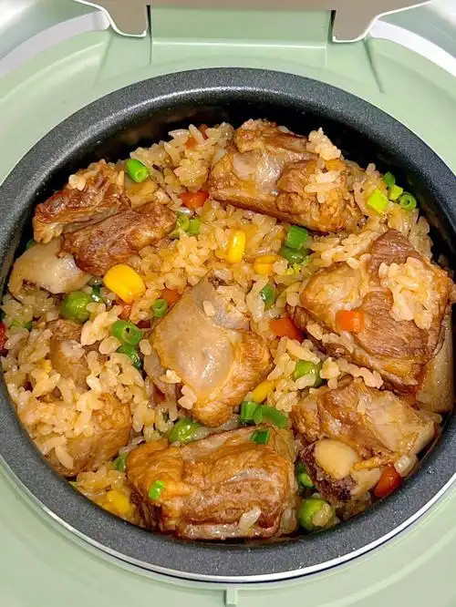 懒人食谱75饭菜一锅出的电饭煲排骨焖饭!香到炫三碗!