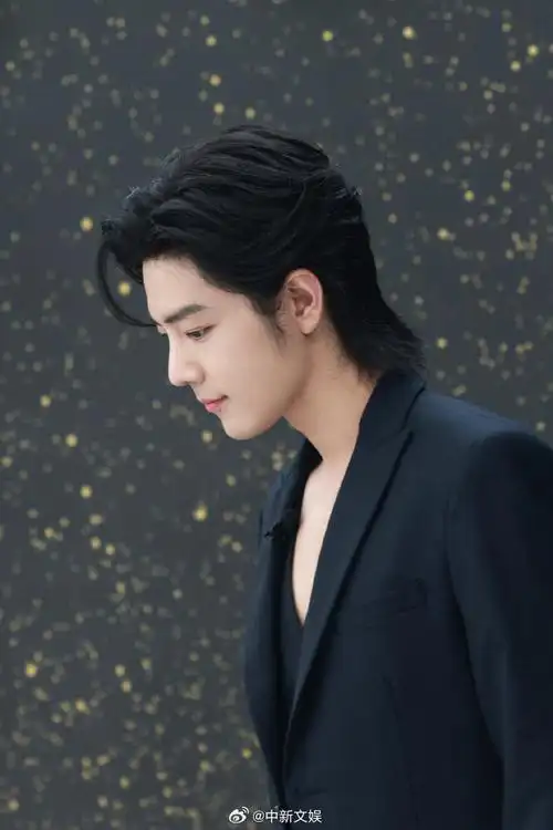 肖战西装九宫格