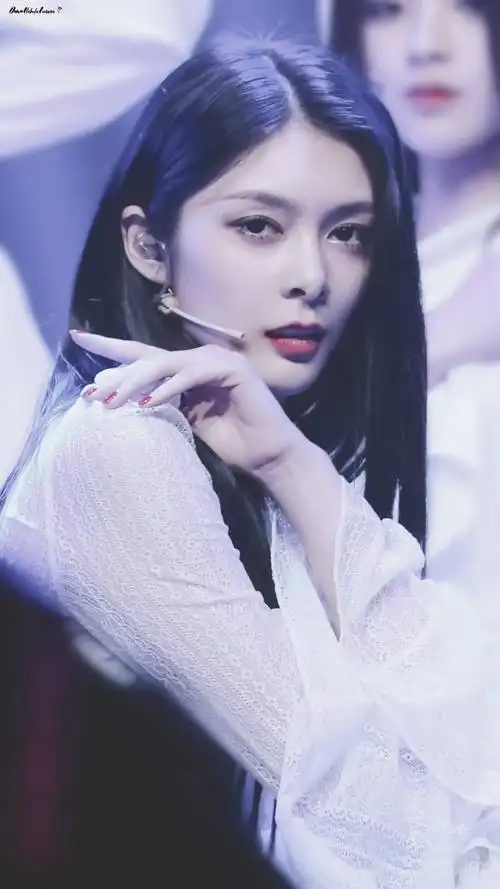 火箭少女101的成员傅菁有哪些好看的图? - 知乎