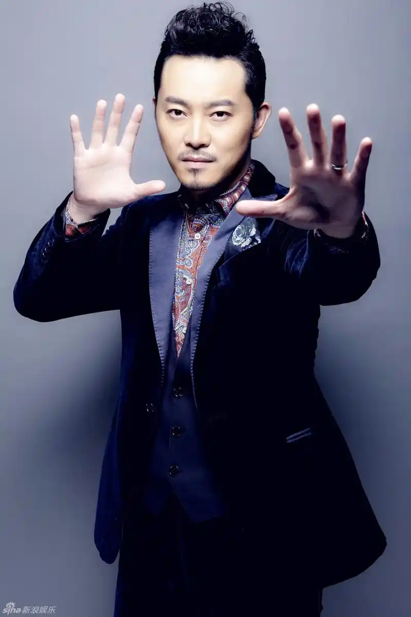 组图:沙溢秋装冷调写真曝光 演绎质感型男风尚