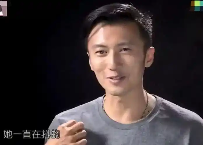 拍这段戏期间,谢霆锋对杨幂的唯一印象,便是觉得她太紧张了,一直在