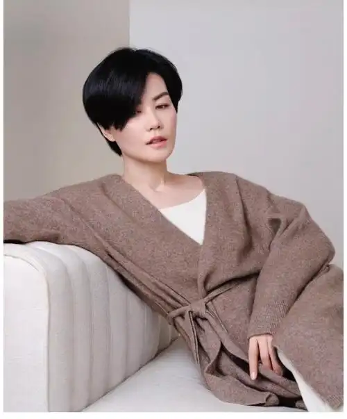 王菲有过几段婚史分别有谁(王菲近况最新消息2021)