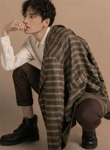 赵越最新写真曝光 演绎青春态度