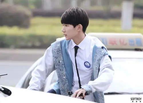 王源超少年密码cr:logo