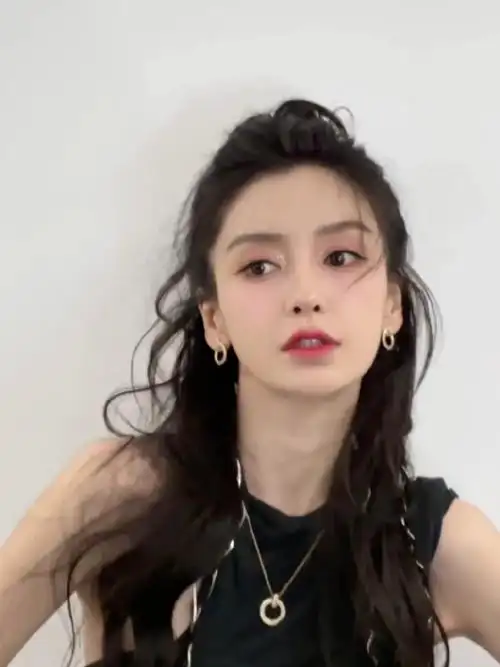 杨颖blingbling的眼妆##angelababy嘟嘴好可爱