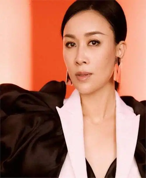 真是羞愧!没有一首代表作,却被捧为歌坛顶流,这7位明星羞不羞