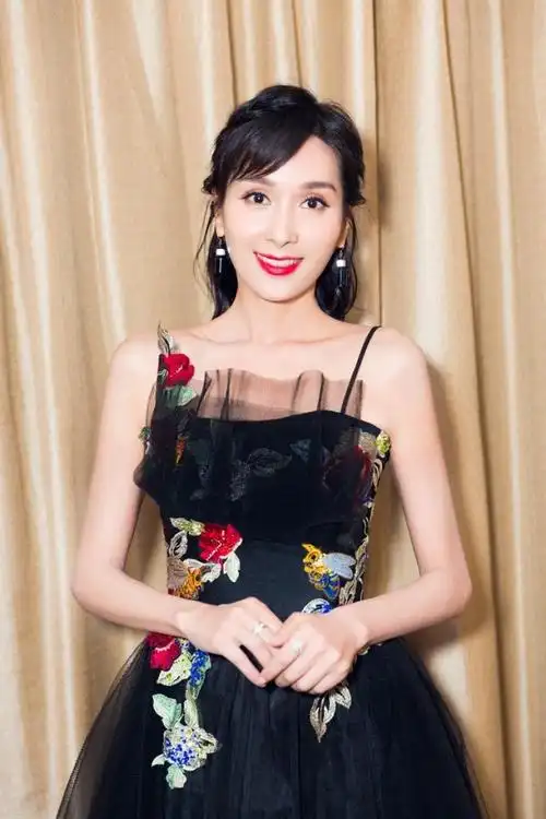 杨恭如近照 保养得真好 网友:真是太美了!