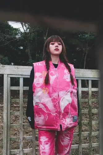 xswl 郝富申手滑点赞的辣妹,竟然是女装大佬(辟谣,的确是女.