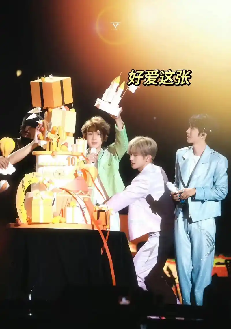 合体照片#tfboys十年之约 #王俊凯王源易烊千玺 - 抖音